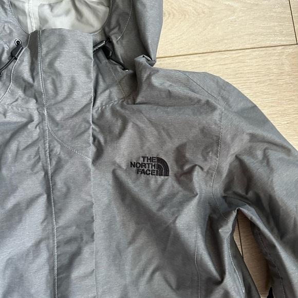 The North Face Rain Jacket XS - Picture 3 of 5